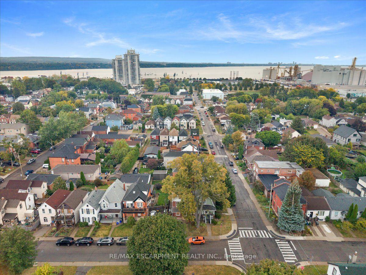 Photo 23 of 109 Macaulay Street E, Hamilton, North End — HOMEH