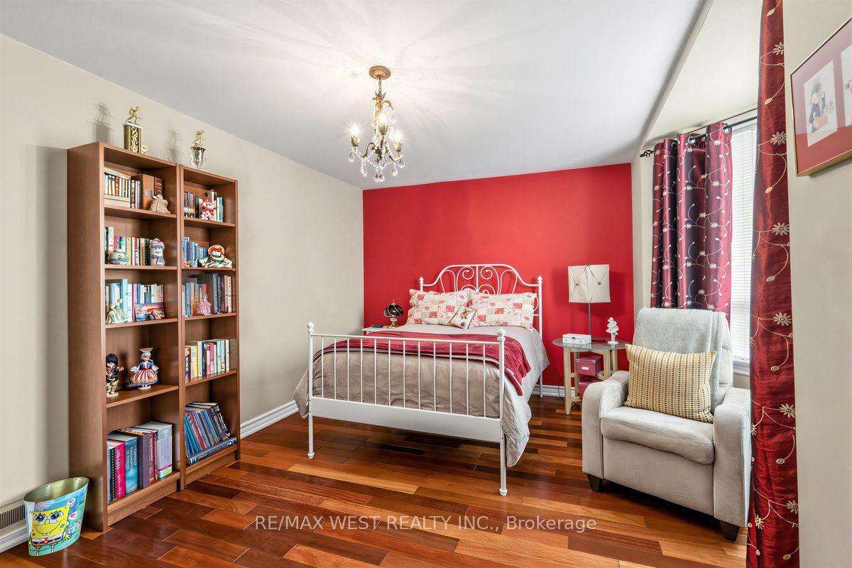 Photo 12 of 66 Bristol Avenue, Toronto, Dovercourt-Wallace Emerson-Junction — HOMEH