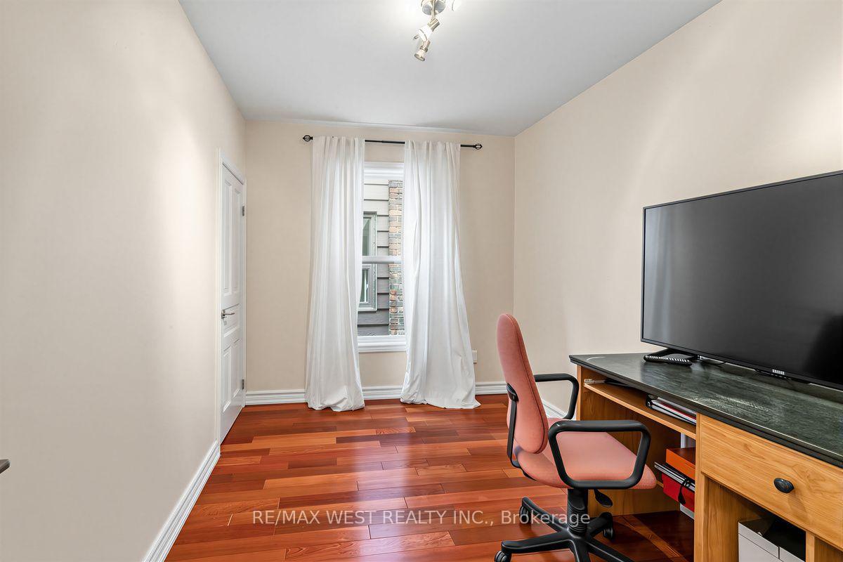 Photo 16 of 66 Bristol Avenue, Toronto, Dovercourt-Wallace Emerson-Junction — HOMEH