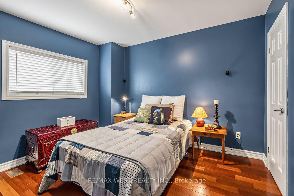 Photo 18 of 66 Bristol Avenue, Toronto, Dovercourt-Wallace Emerson-Junction — HOMEH