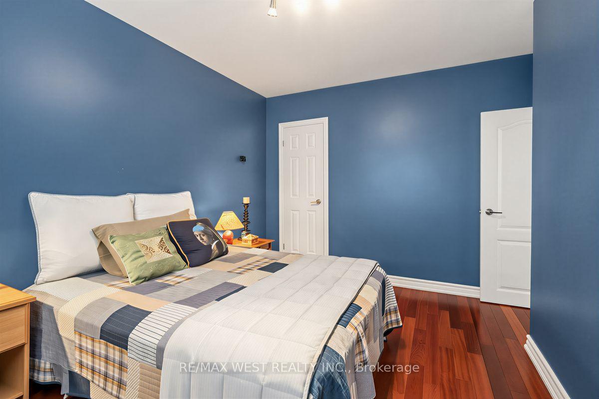 Photo 19 of 66 Bristol Avenue, Toronto, Dovercourt-Wallace Emerson-Junction — HOMEH