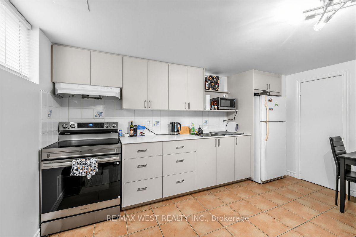 Photo 24 of 66 Bristol Avenue, Toronto, Dovercourt-Wallace Emerson-Junction — HOMEH