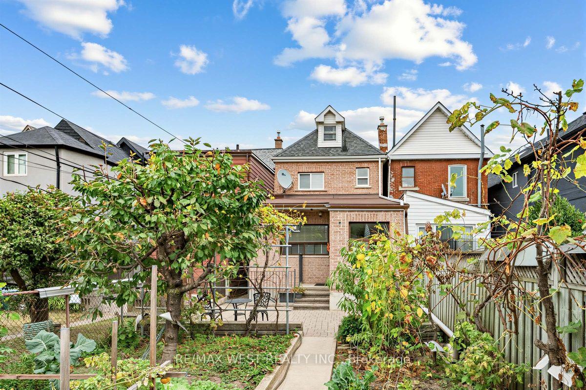 Photo 33 of 66 Bristol Avenue, Toronto, Dovercourt-Wallace Emerson-Junction — HOMEH