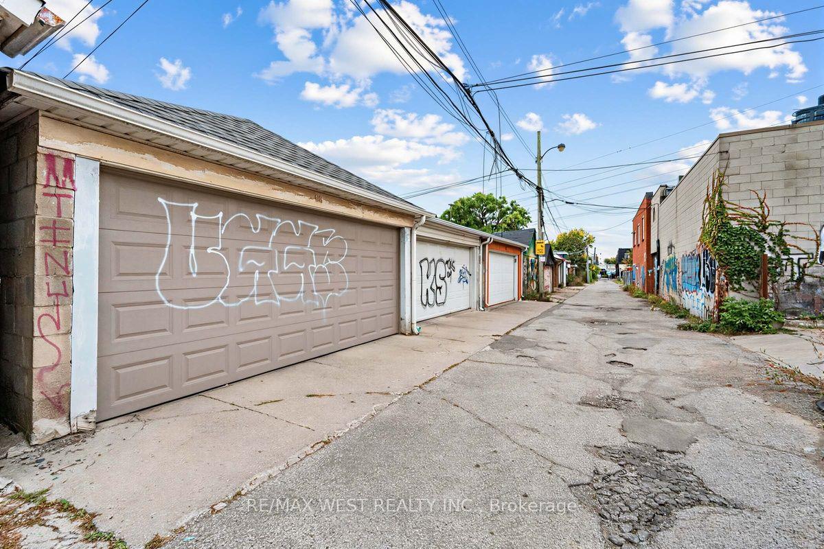 Photo 35 of 66 Bristol Avenue, Toronto, Dovercourt-Wallace Emerson-Junction — HOMEH