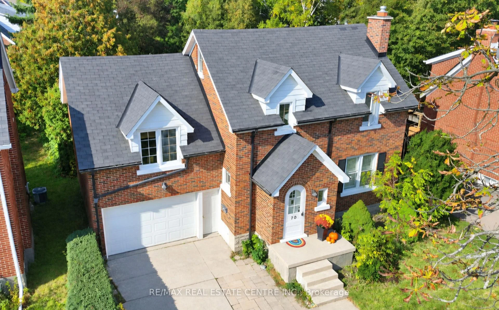 Photo 3 of 70 Jackson Avenue, Kitchener, King East — HOMEH