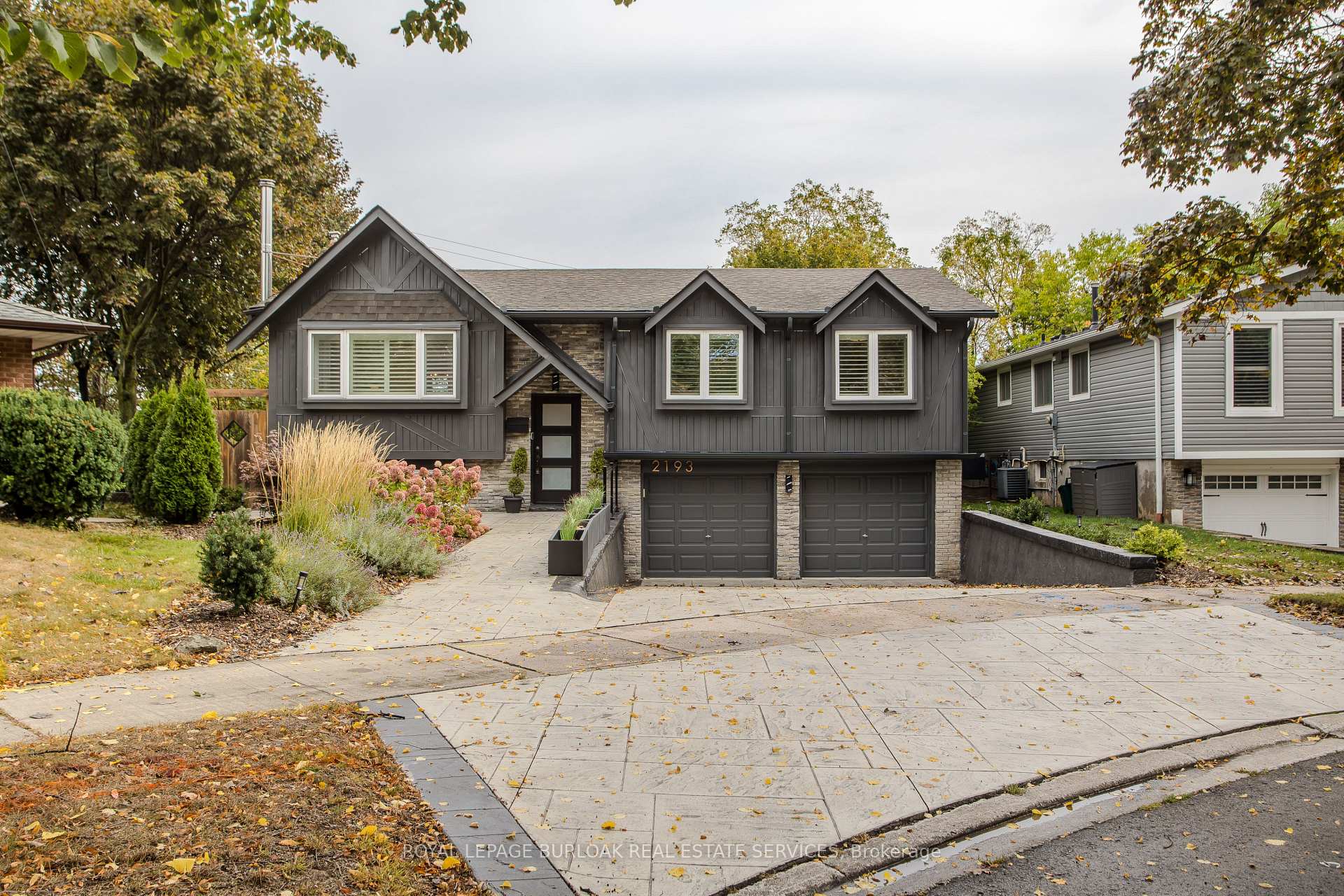 Photo 1 of 2193 Lancaster Crescent, Burlington, Mountainside — HOMEH