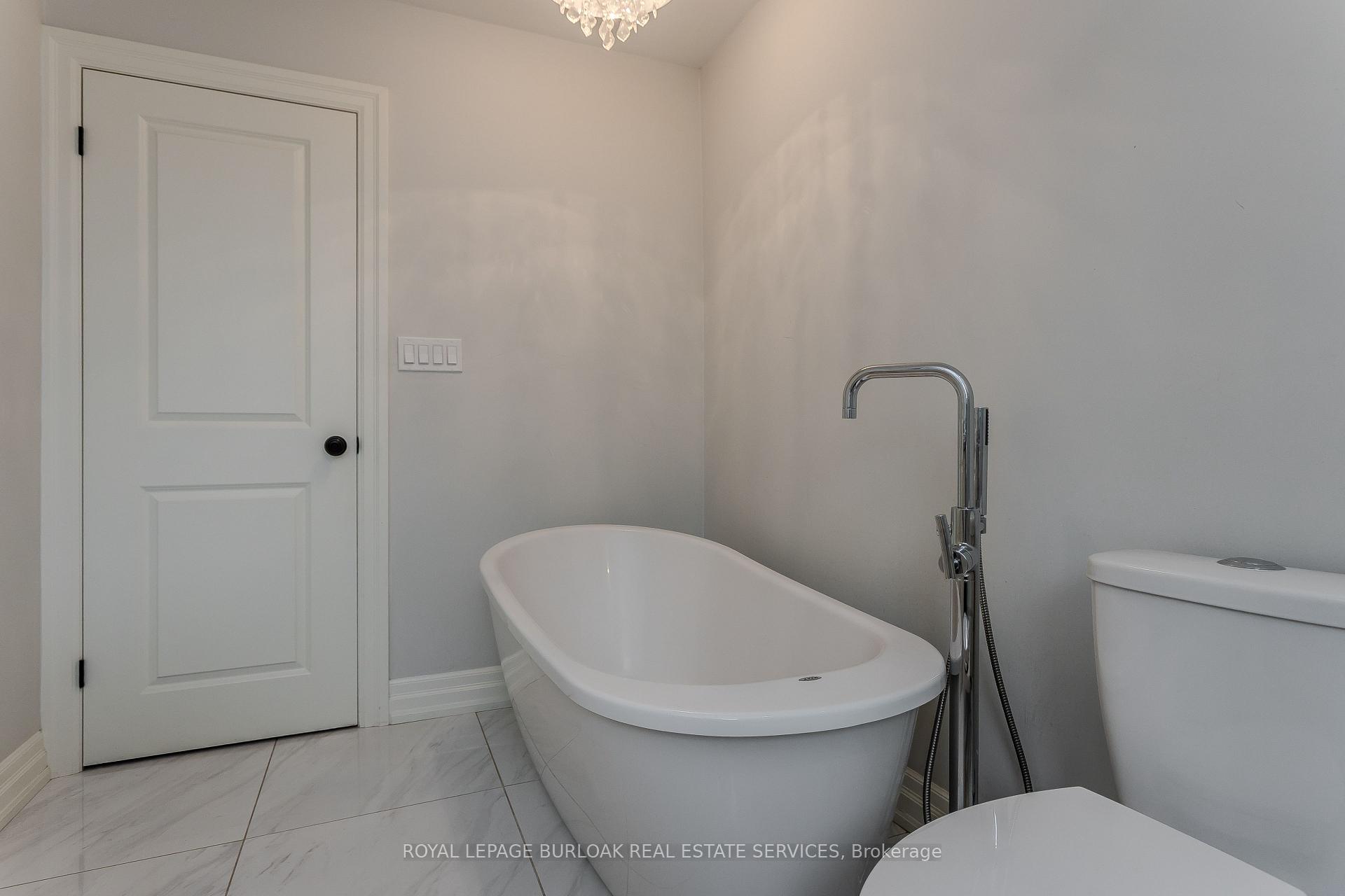 Photo 20 of 2193 Lancaster Crescent, Burlington, Mountainside — HOMEH