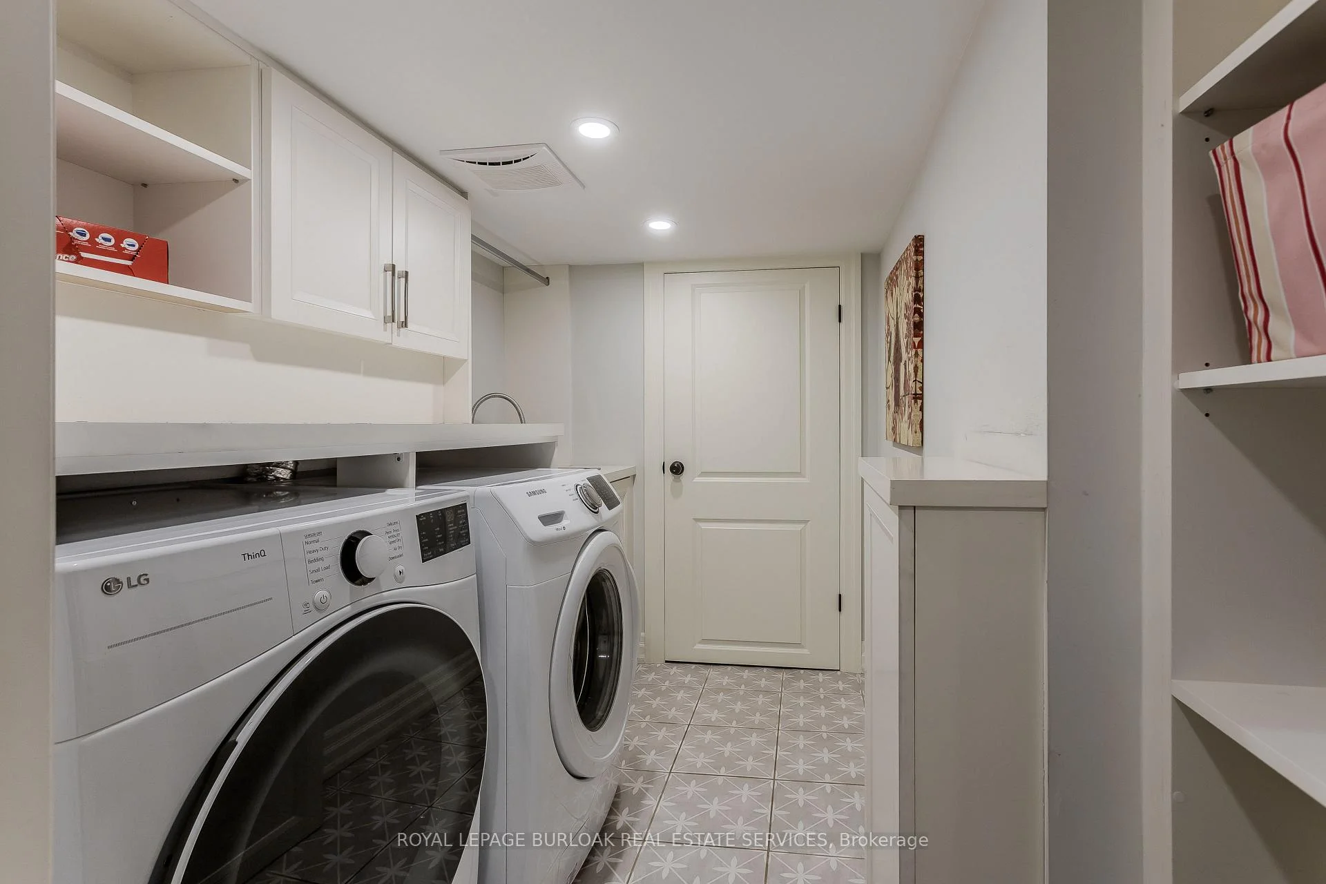 Photo 36 of 2193 Lancaster Crescent, Burlington, Mountainside — HOMEH