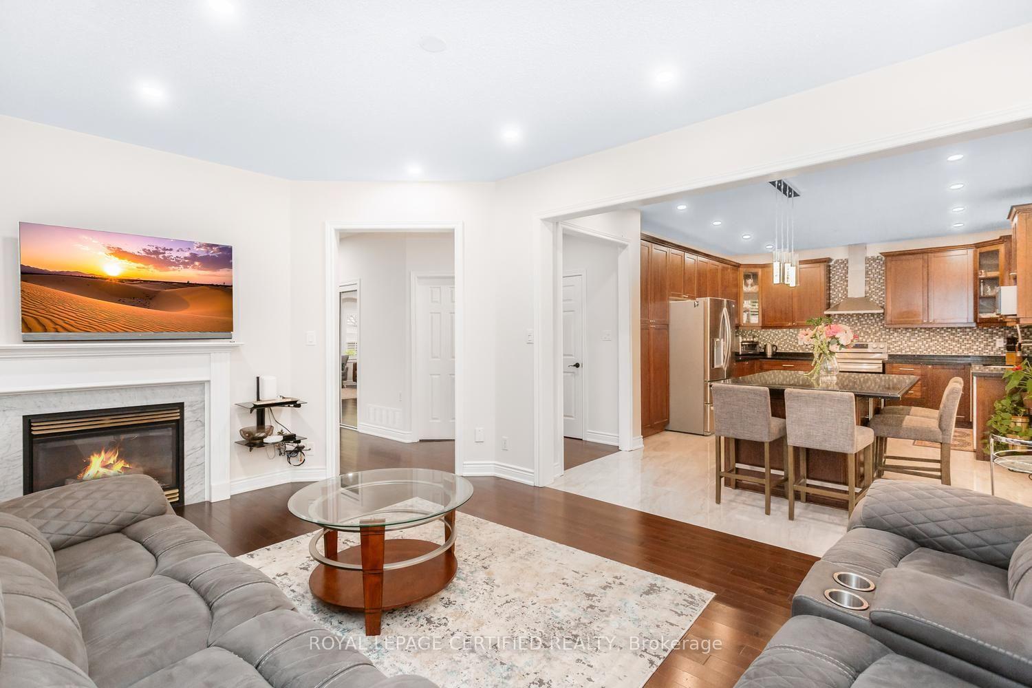 Photo 8 of 5902 Agean Drive, Mississauga, Churchill Meadows — HOMEH