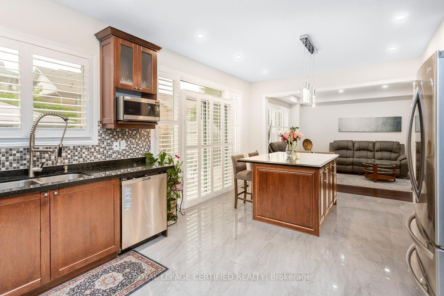 Photo 13 of 5902 Agean Drive, Mississauga, Churchill Meadows — HOMEH