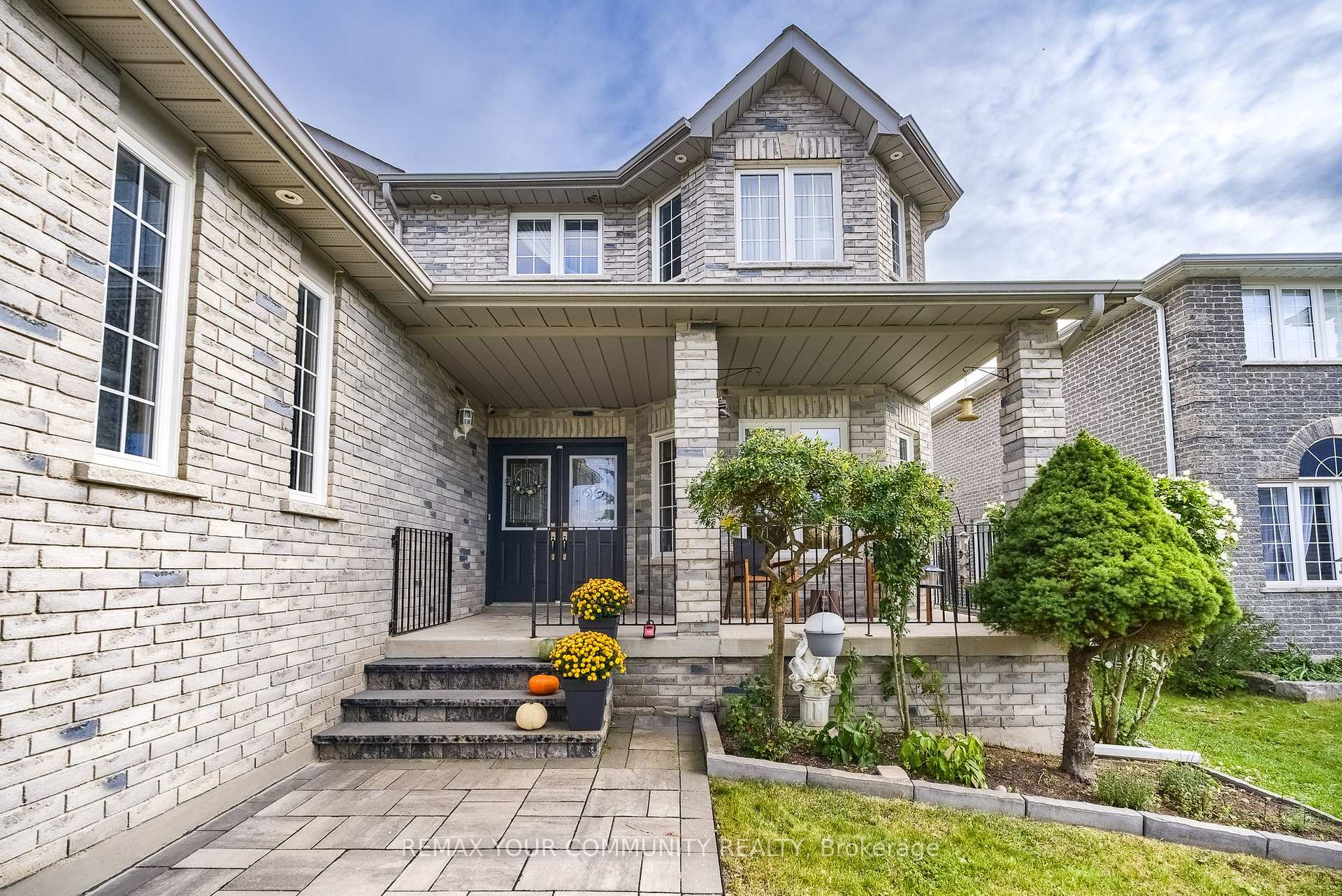 Photo 3 of 21 Silvercreek Crescent, Barrie, Ardagh — HOMEH
