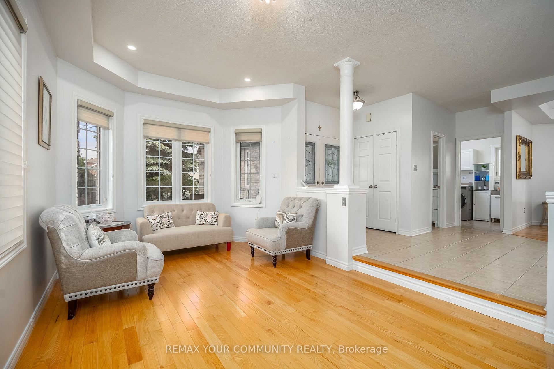 Photo 10 of 21 Silvercreek Crescent, Barrie, Ardagh — HOMEH