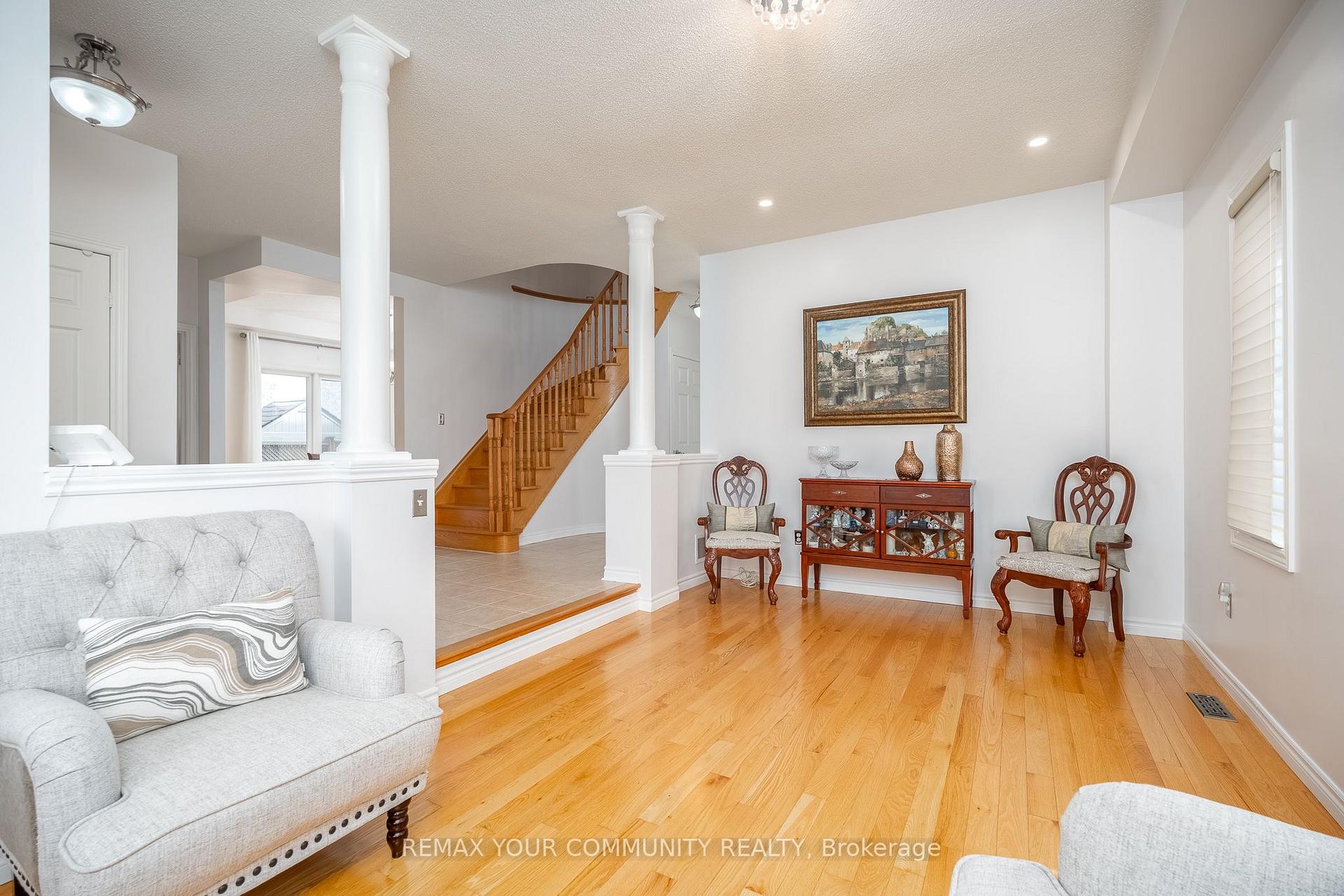 Photo 11 of 21 Silvercreek Crescent, Barrie, Ardagh — HOMEH
