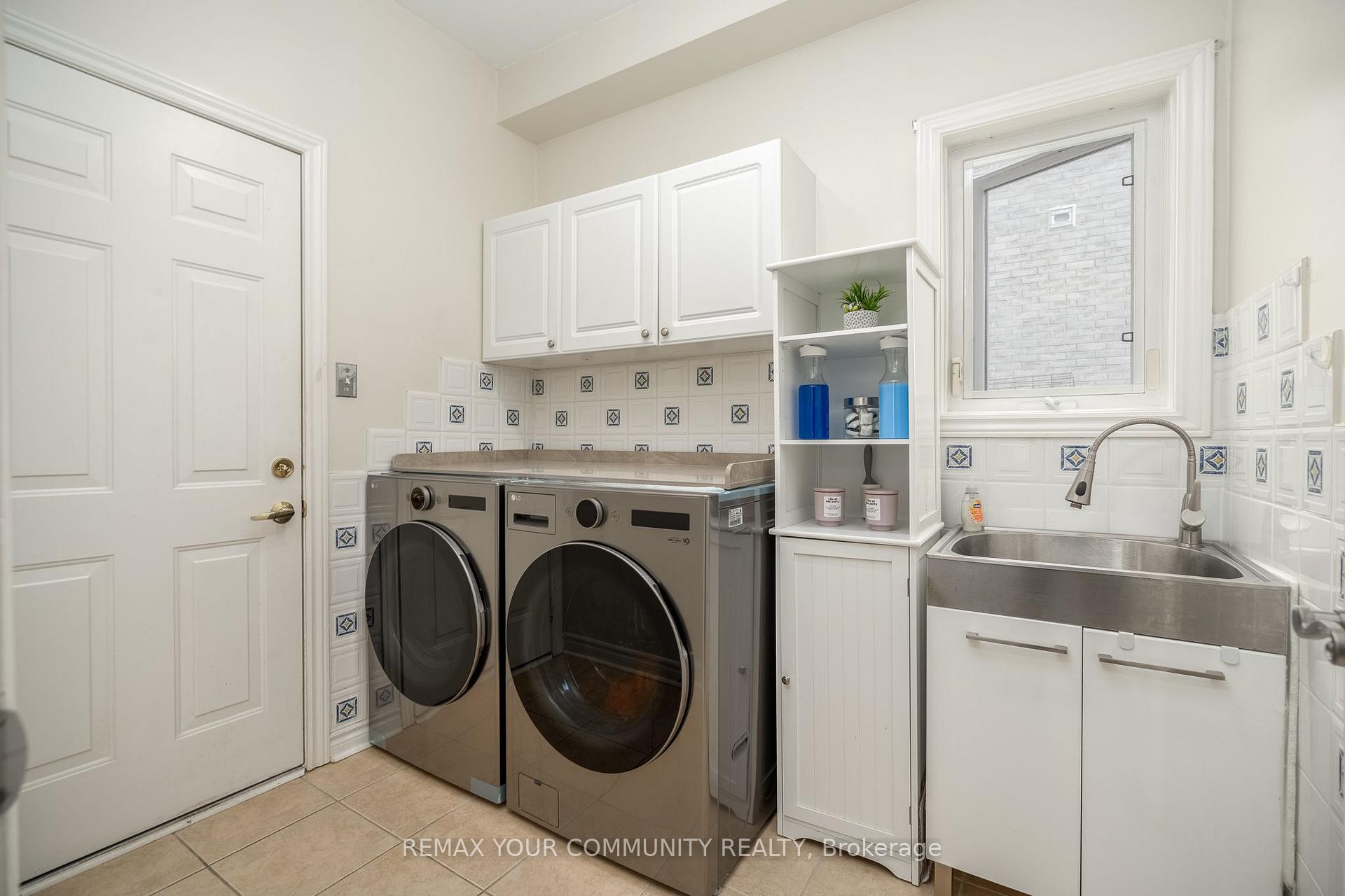 Photo 19 of 21 Silvercreek Crescent, Barrie, Ardagh — HOMEH