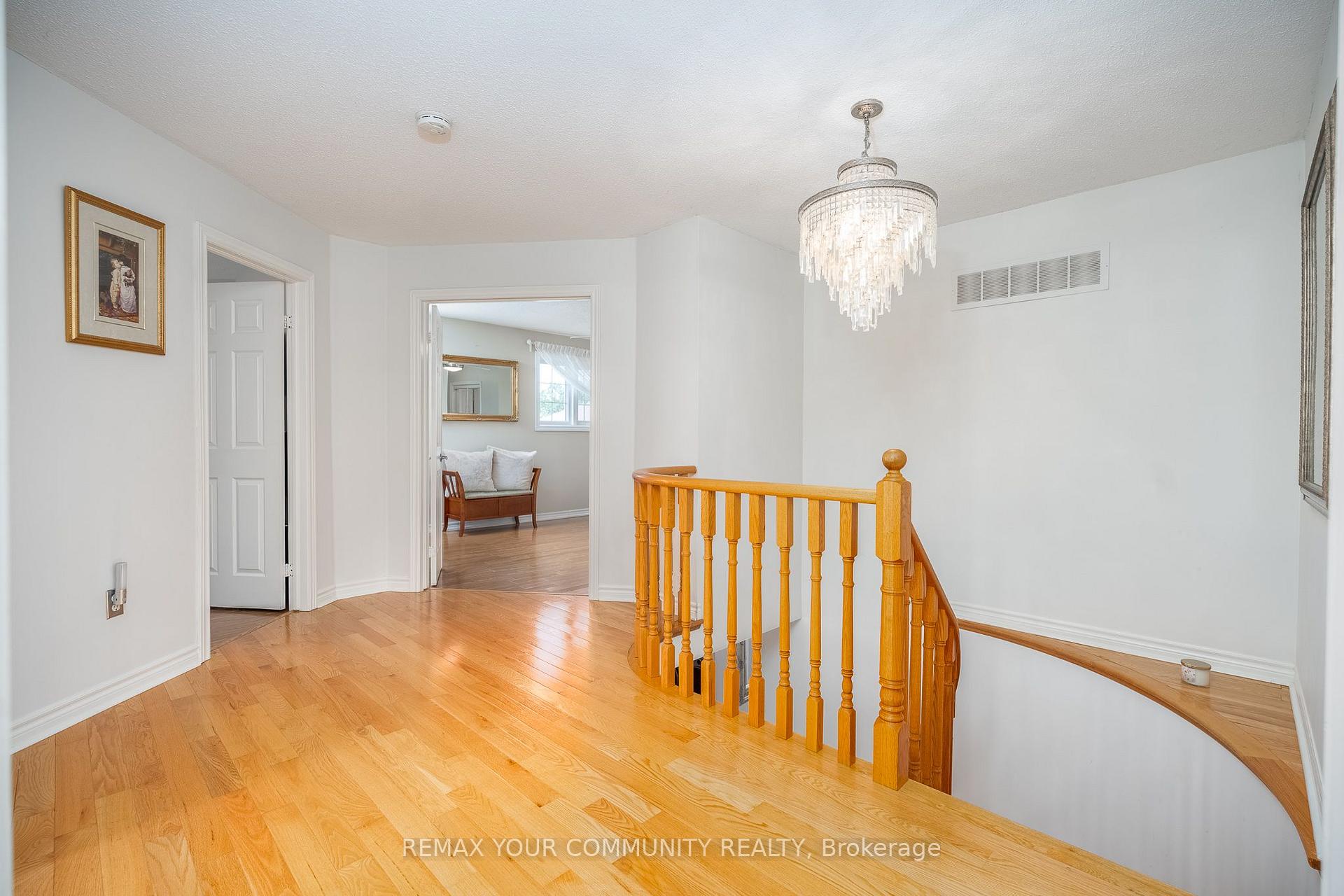 Photo 20 of 21 Silvercreek Crescent, Barrie, Ardagh — HOMEH