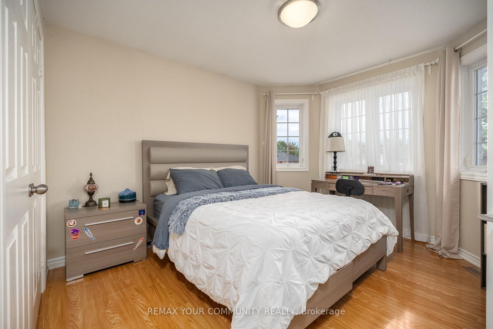 Photo 24 of 21 Silvercreek Crescent, Barrie, Ardagh — HOMEH