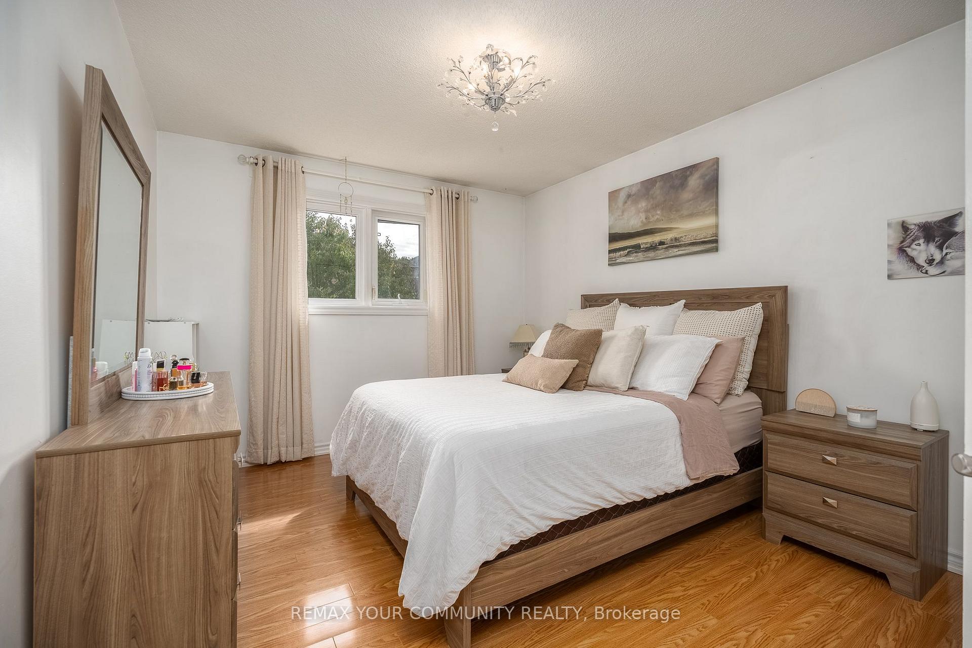 Photo 25 of 21 Silvercreek Crescent, Barrie, Ardagh — HOMEH