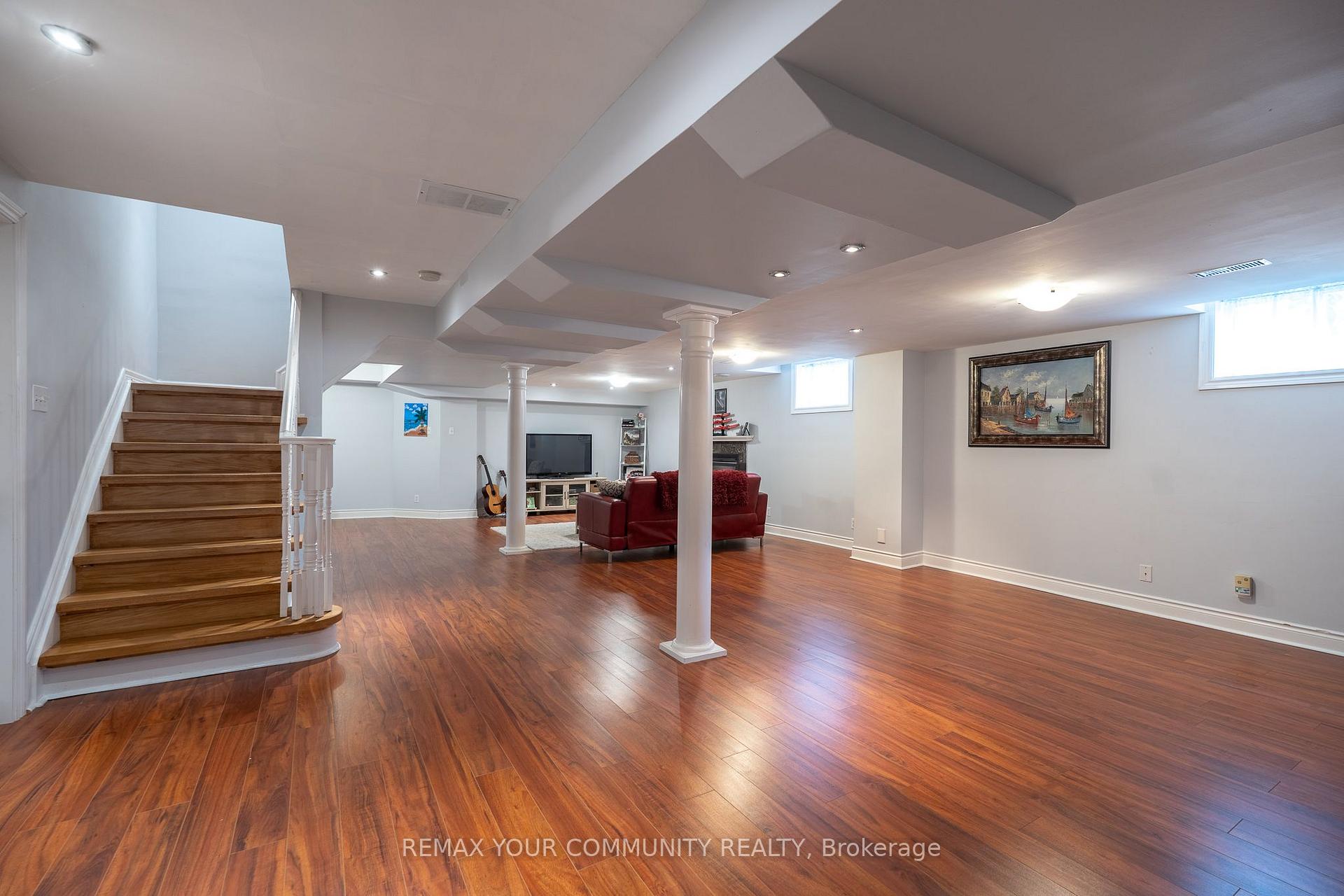 Photo 28 of 21 Silvercreek Crescent, Barrie, Ardagh — HOMEH