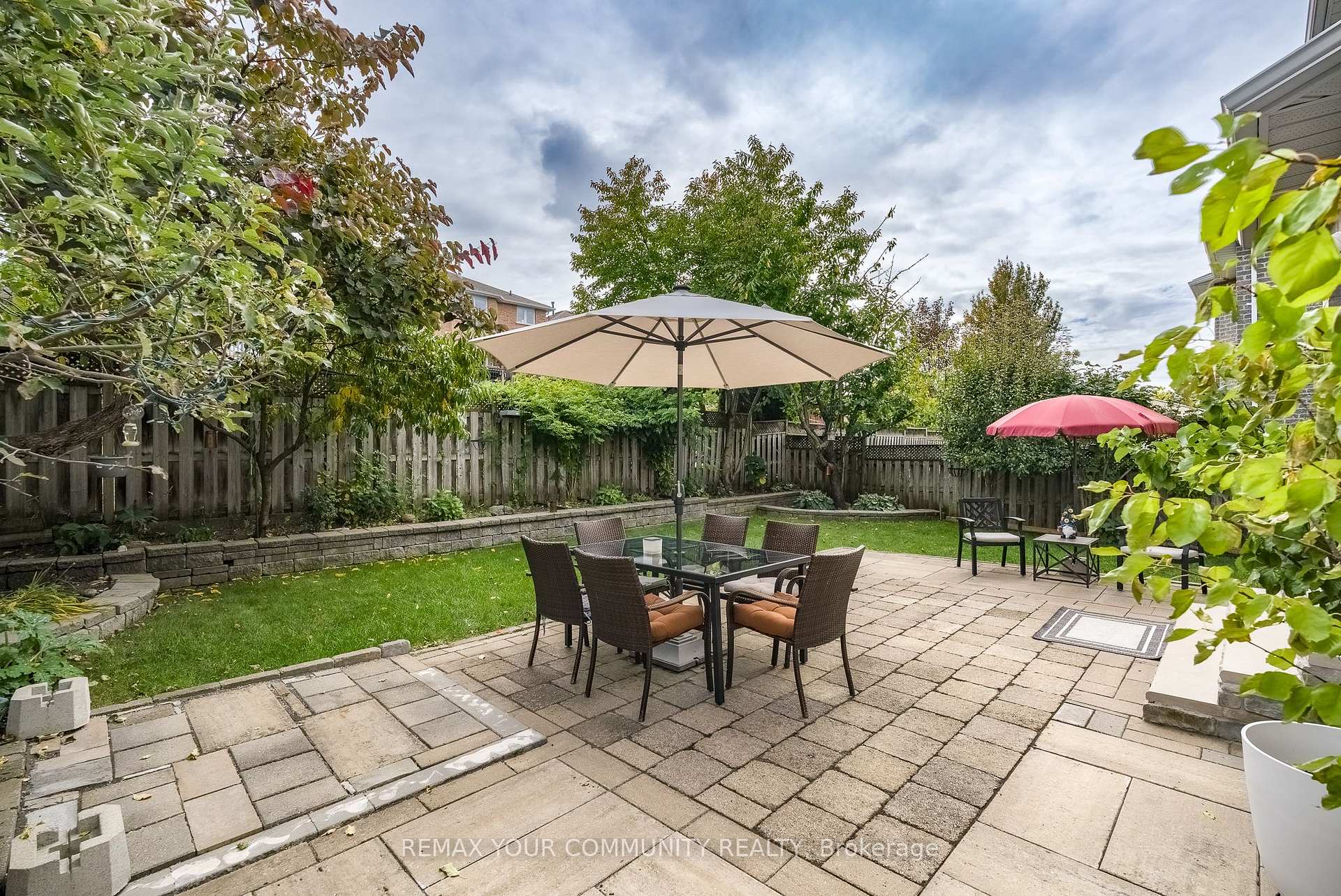 Photo 37 of 21 Silvercreek Crescent, Barrie, Ardagh — HOMEH