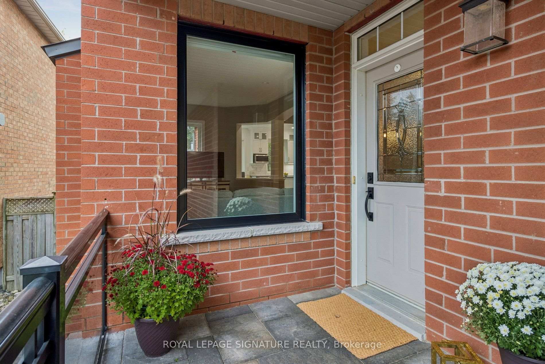 Photo 3 of 19 Ballymore Drive, Aurora, Bayview Wellington — HOMEH