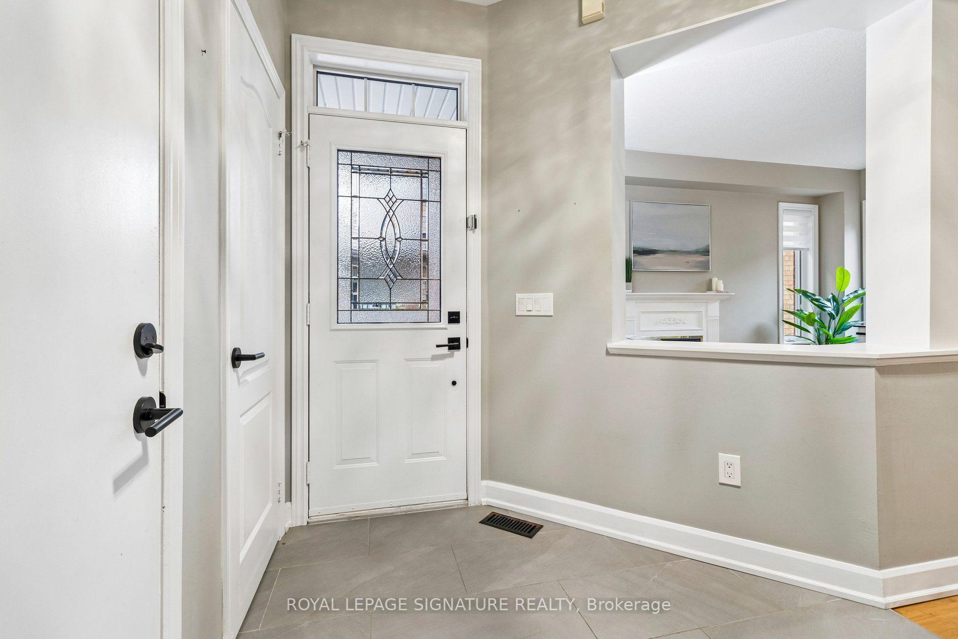 Photo 4 of 19 Ballymore Drive, Aurora, Bayview Wellington — HOMEH