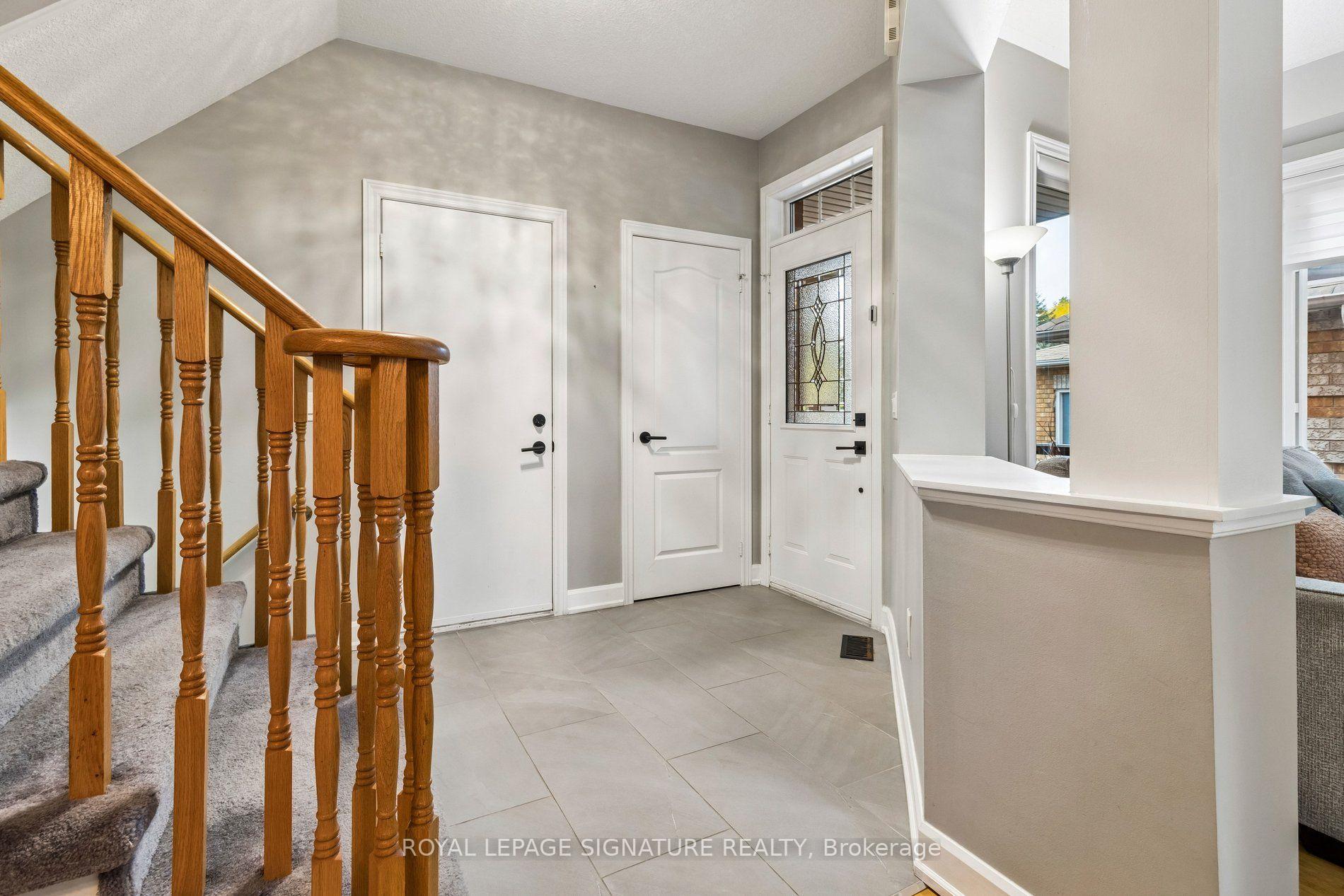 Photo 5 of 19 Ballymore Drive, Aurora, Bayview Wellington — HOMEH