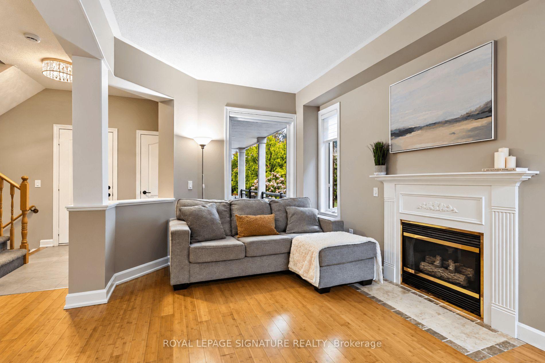 Photo 10 of 19 Ballymore Drive, Aurora, Bayview Wellington — HOMEH