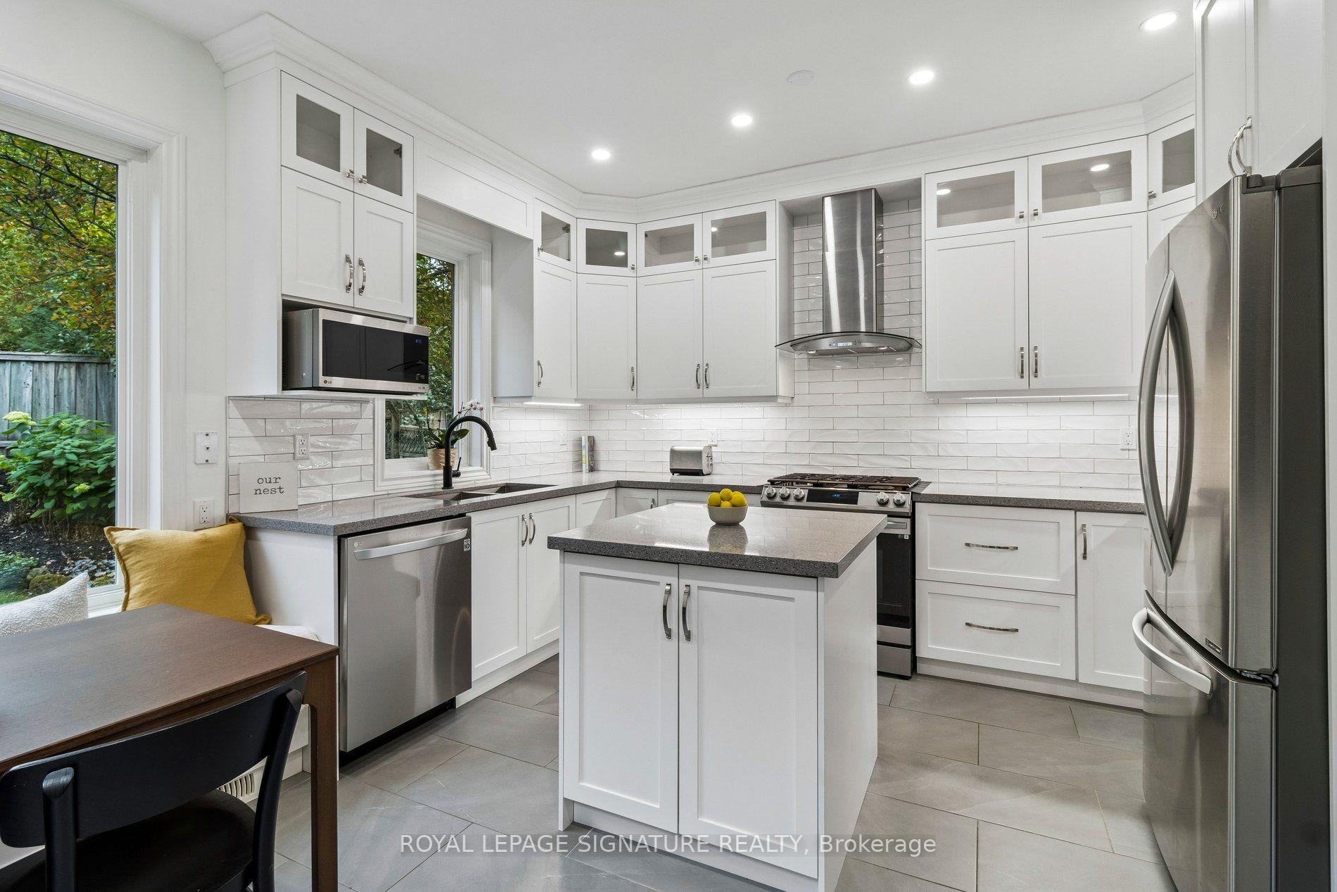 Photo 12 of 19 Ballymore Drive, Aurora, Bayview Wellington — HOMEH