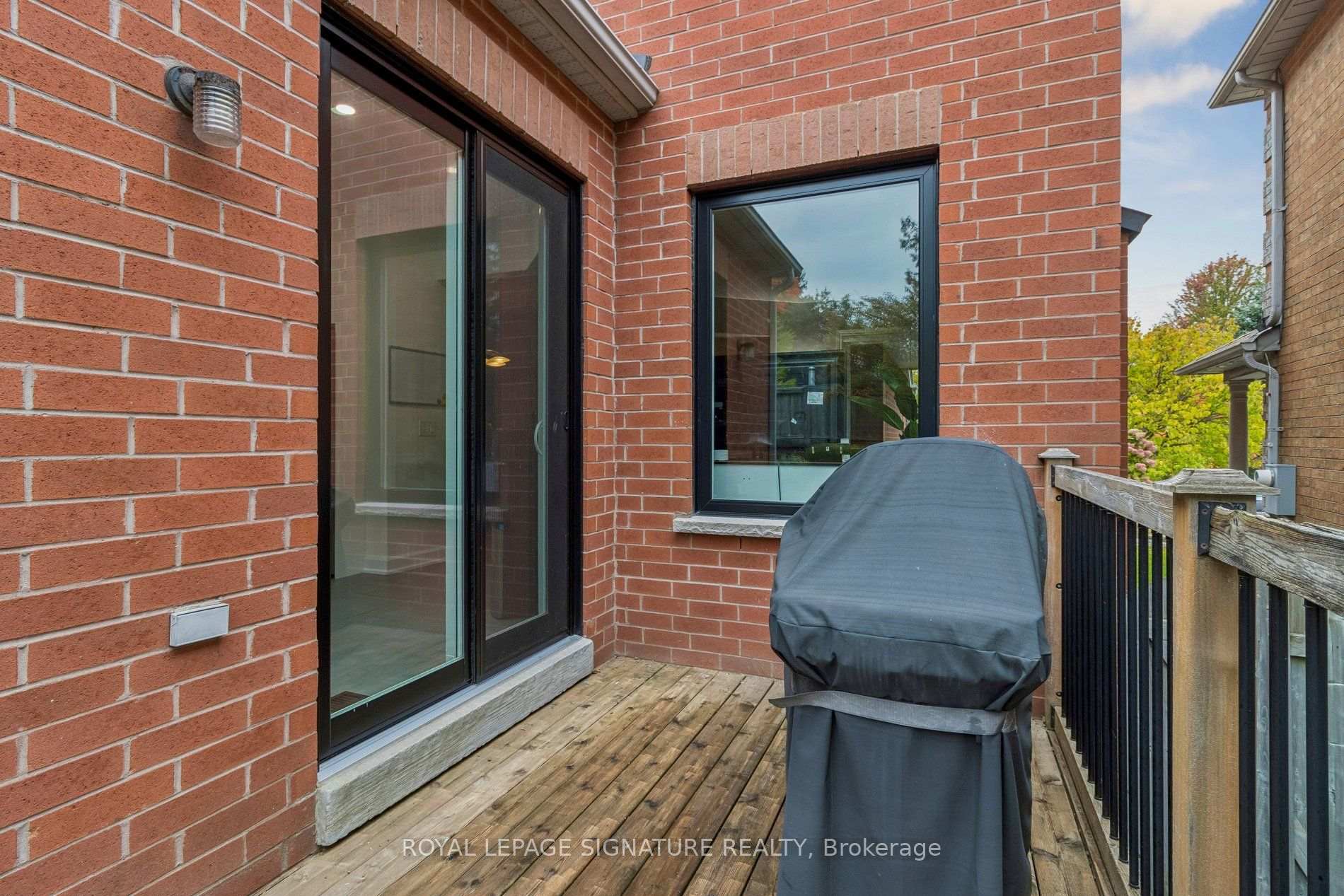 Photo 20 of 19 Ballymore Drive, Aurora, Bayview Wellington — HOMEH