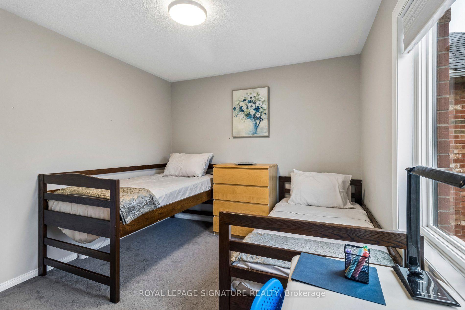 Photo 24 of 19 Ballymore Drive, Aurora, Bayview Wellington — HOMEH