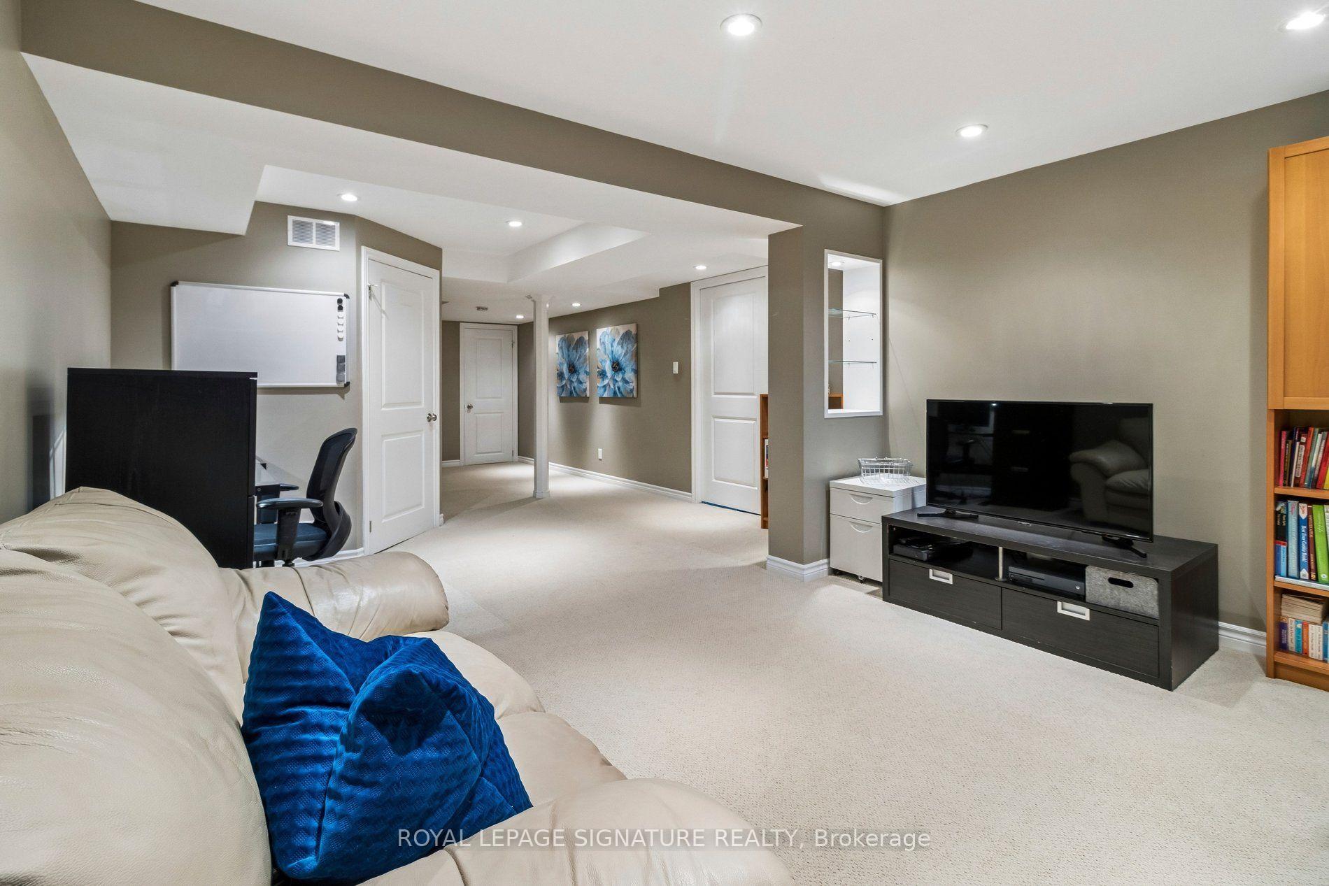 Photo 41 of 19 Ballymore Drive, Aurora, Bayview Wellington — HOMEH