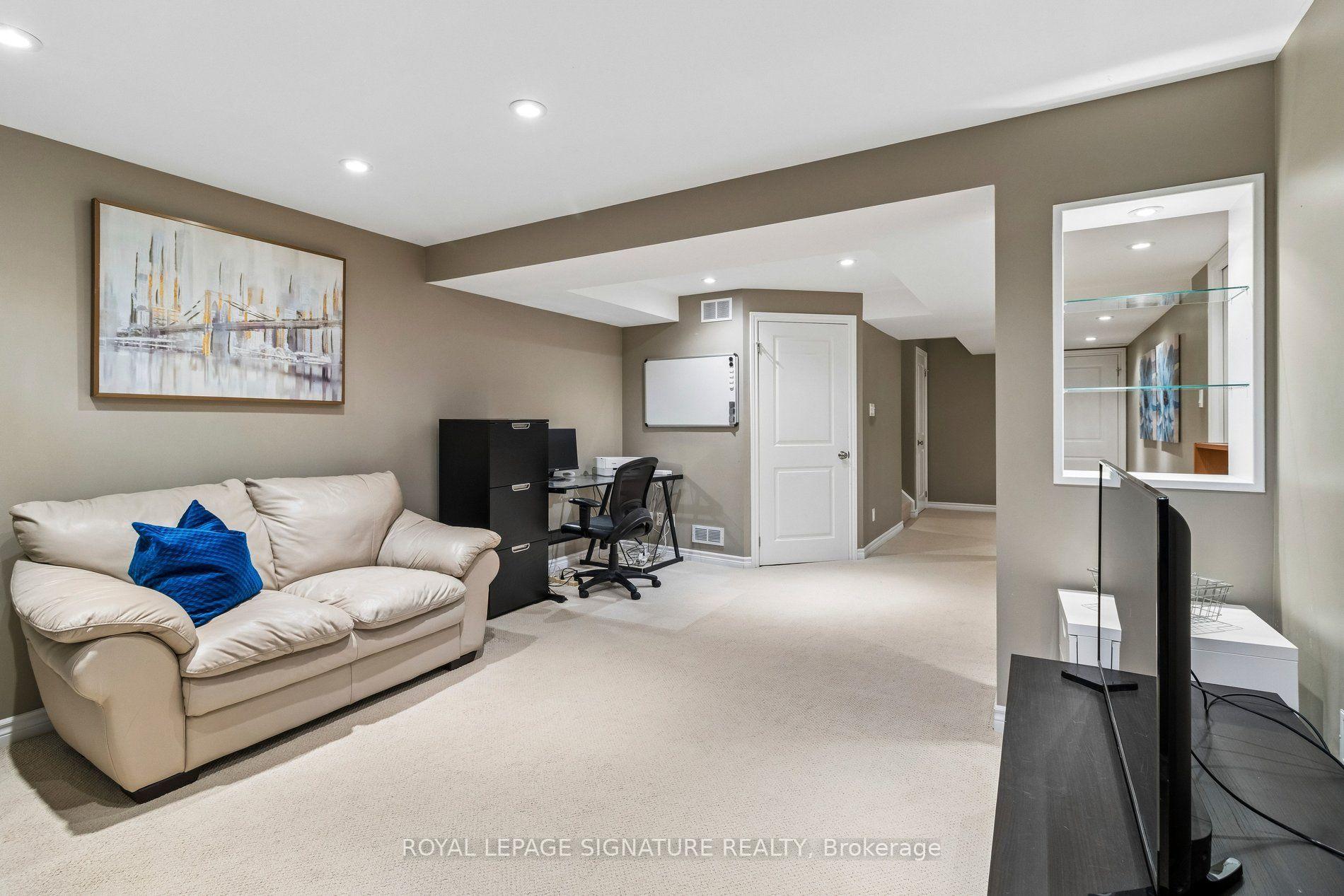 Photo 42 of 19 Ballymore Drive, Aurora, Bayview Wellington — HOMEH