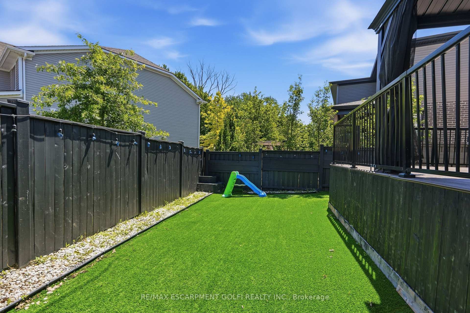Photo 33 of 16 Olde School Court, St. Catharines, Lakeport — HOMEH