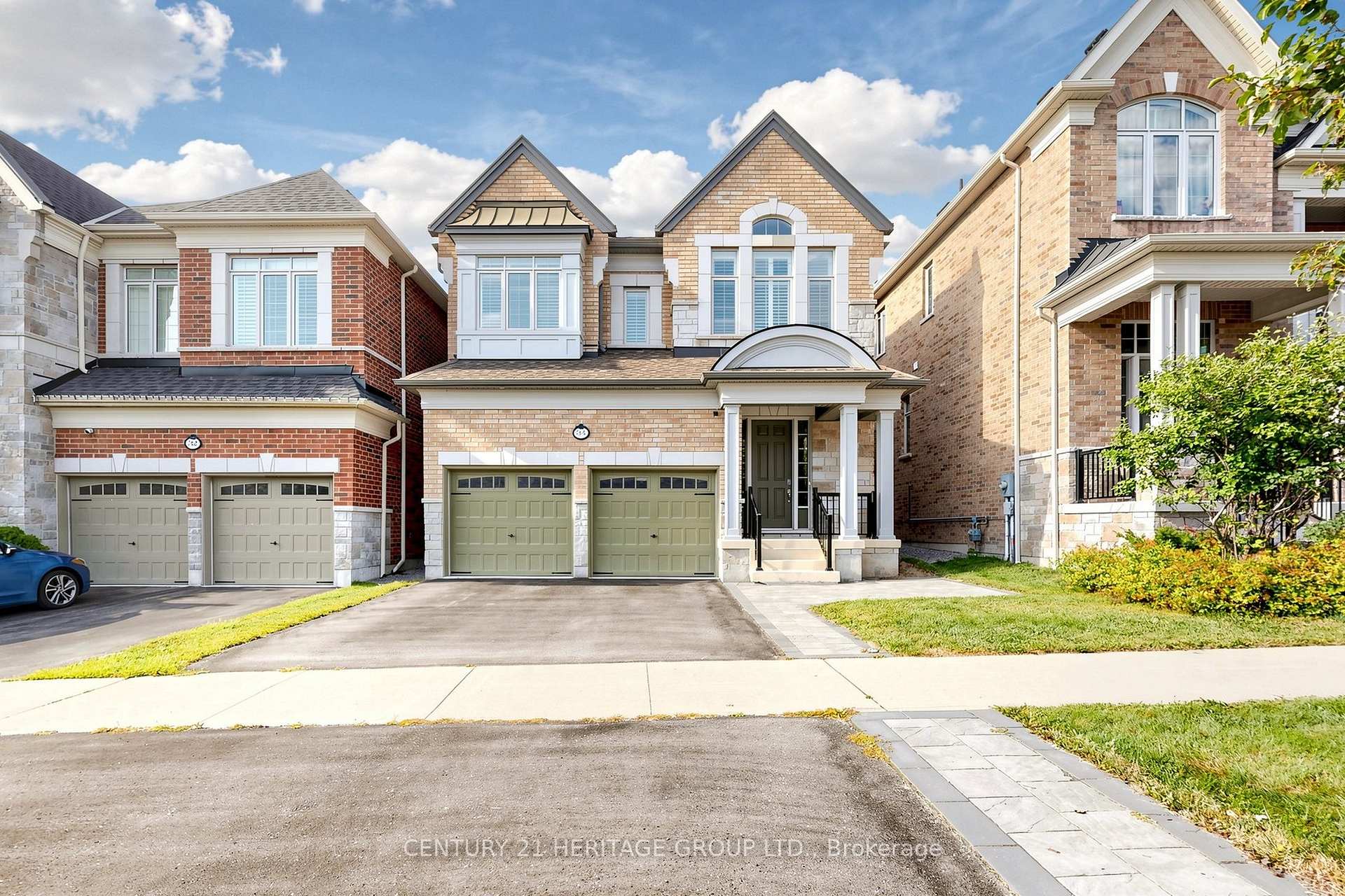Photo 1 of 34 Micklefield Avenue, Whitby, Rural Whitby — HOMEH