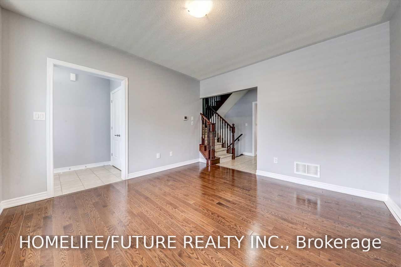 Photo 2 of Unit Main & 2nd, 212 Cornell Park Avenue, Markham, Cornell — HOMEH