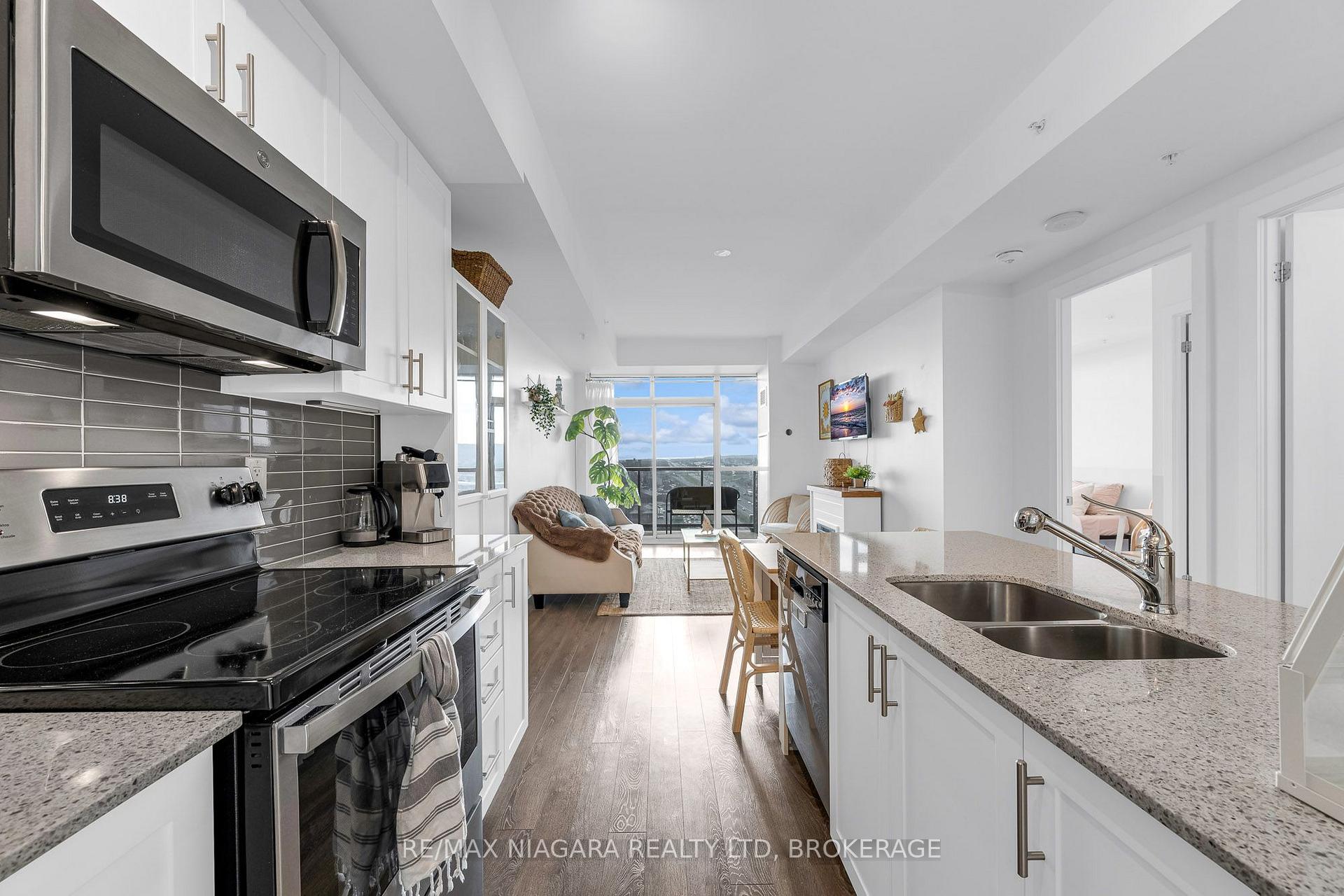 Photo 9 of Unit 7, 550 North Service Road, Grimsby, Grimsby Beach — HOMEH