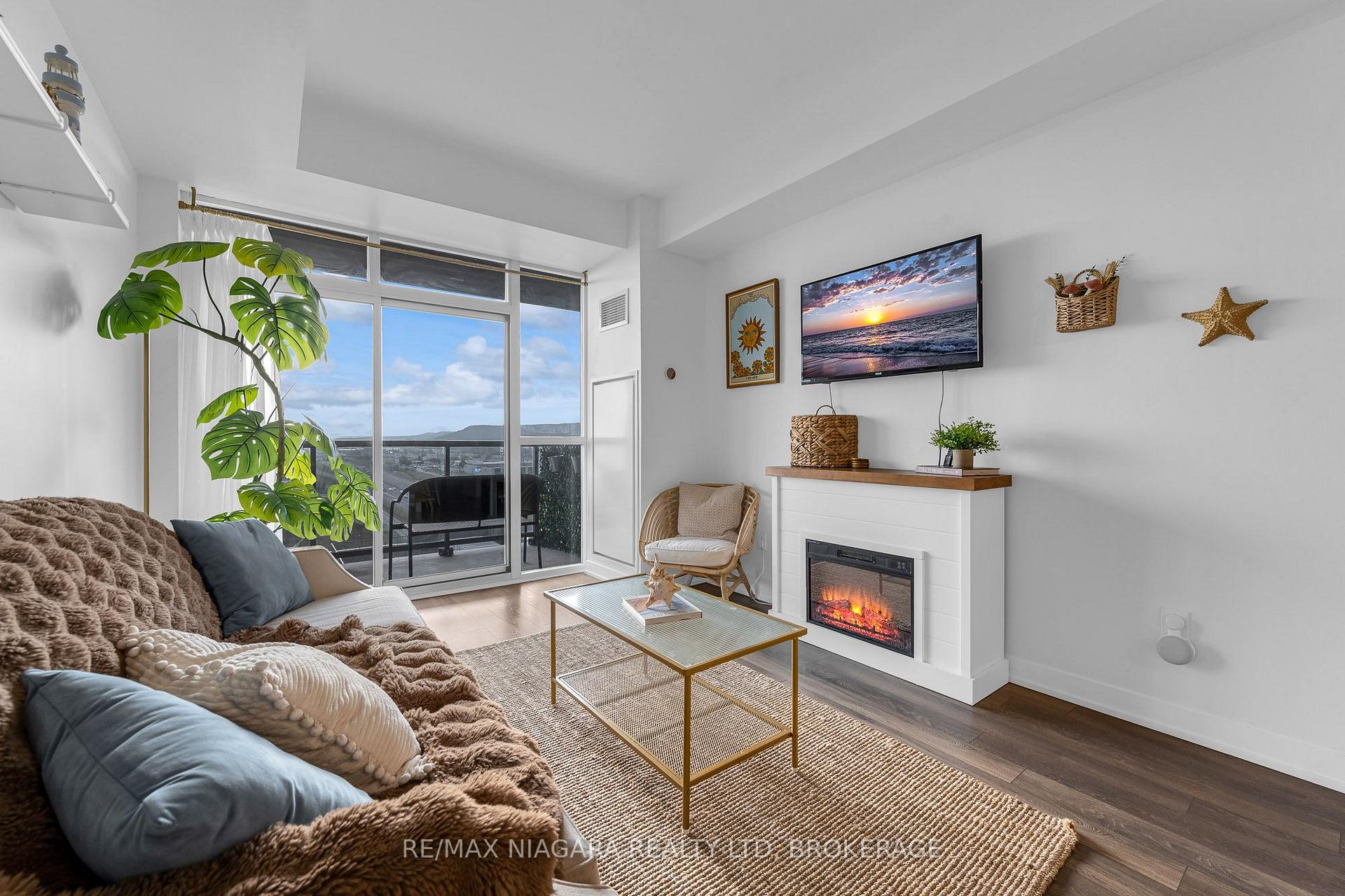 Photo 11 of Unit 7, 550 North Service Road, Grimsby, Grimsby Beach — HOMEH
