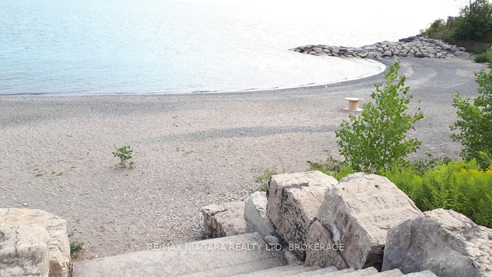 Photo 18 of Unit 7, 550 North Service Road, Grimsby, Grimsby Beach — HOMEH