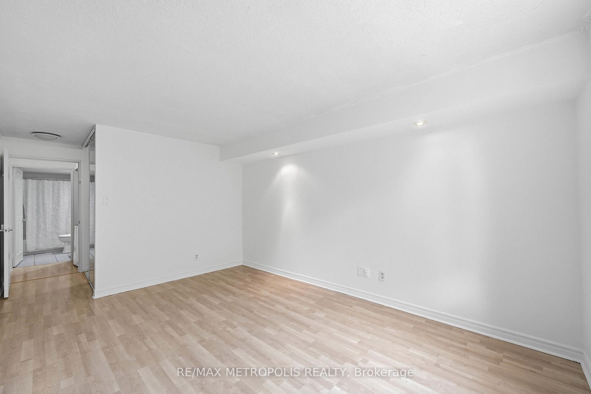 Photo 12 of Unit 409, 1485 Lakeshore Road E, Mississauga, Lakeview — HOMEH