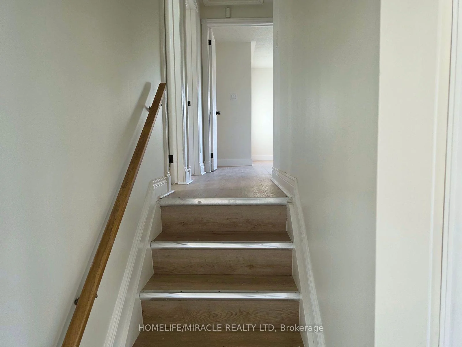 Photo 31 of 23 Alayne Crescent, London, South X — HOMEH