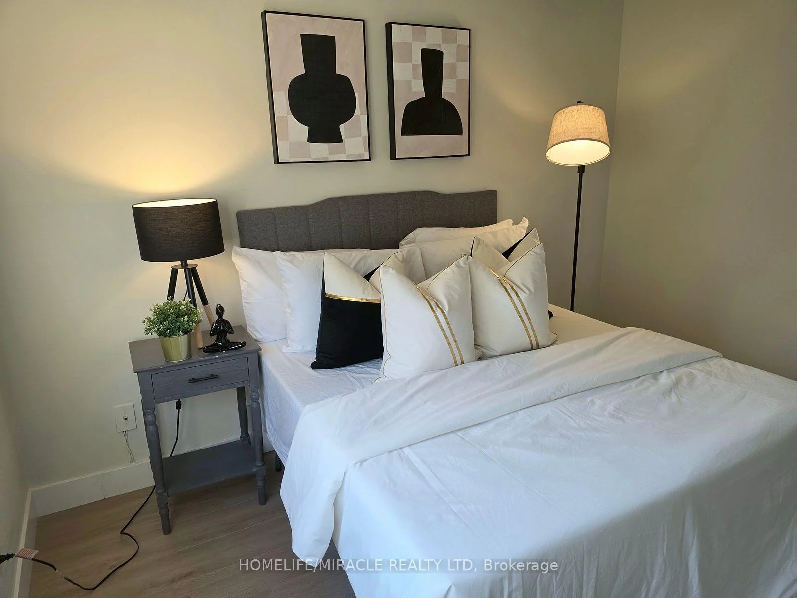 Photo 33 of 23 Alayne Crescent, London, South X — HOMEH