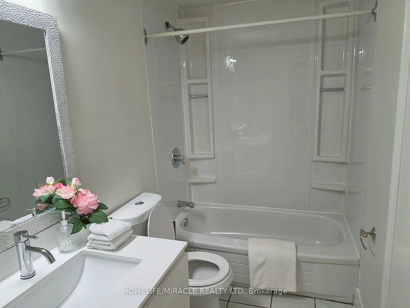 Photo 38 of 23 Alayne Crescent, London, South X — HOMEH
