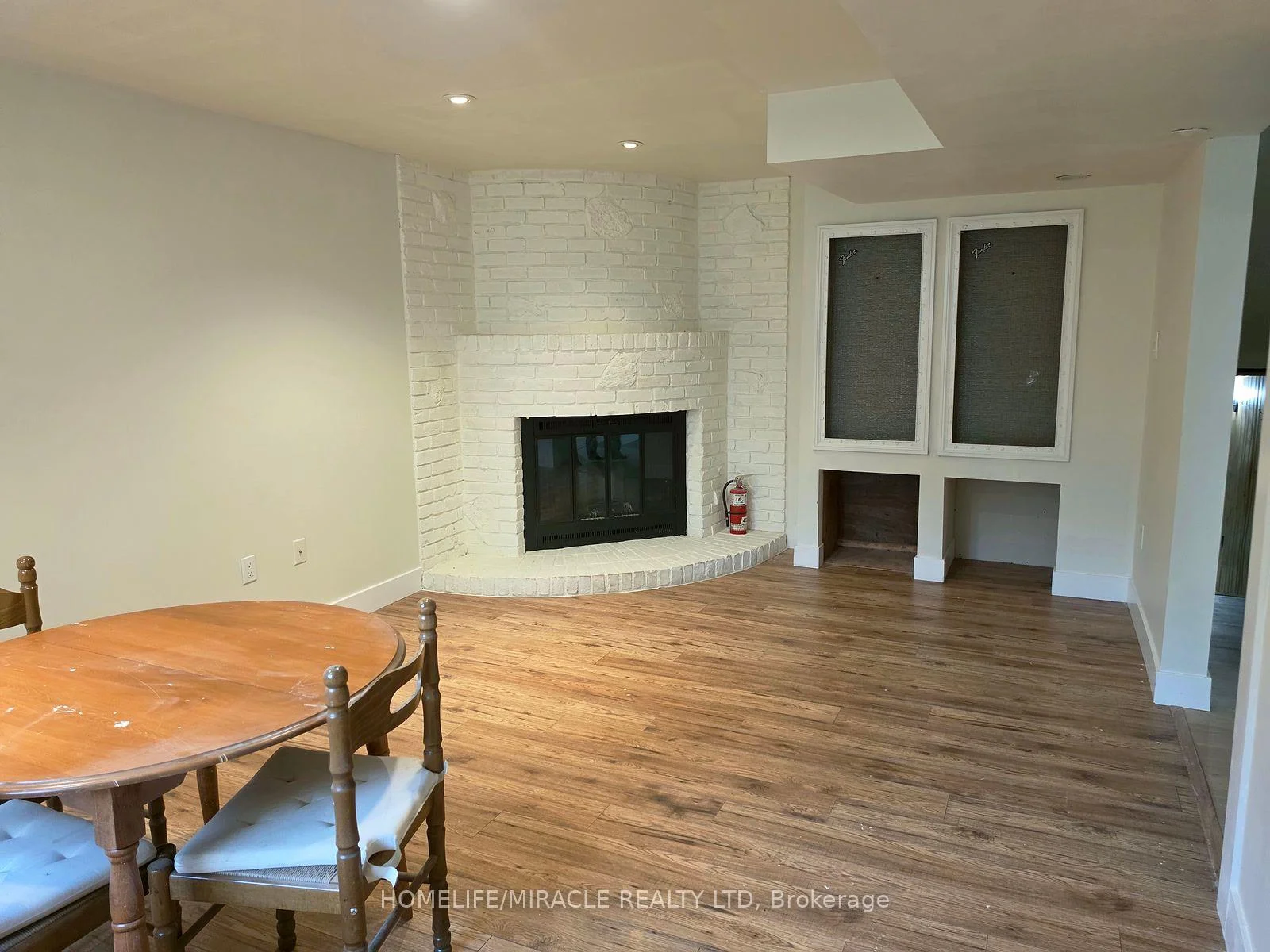 Photo 41 of 23 Alayne Crescent, London, South X — HOMEH