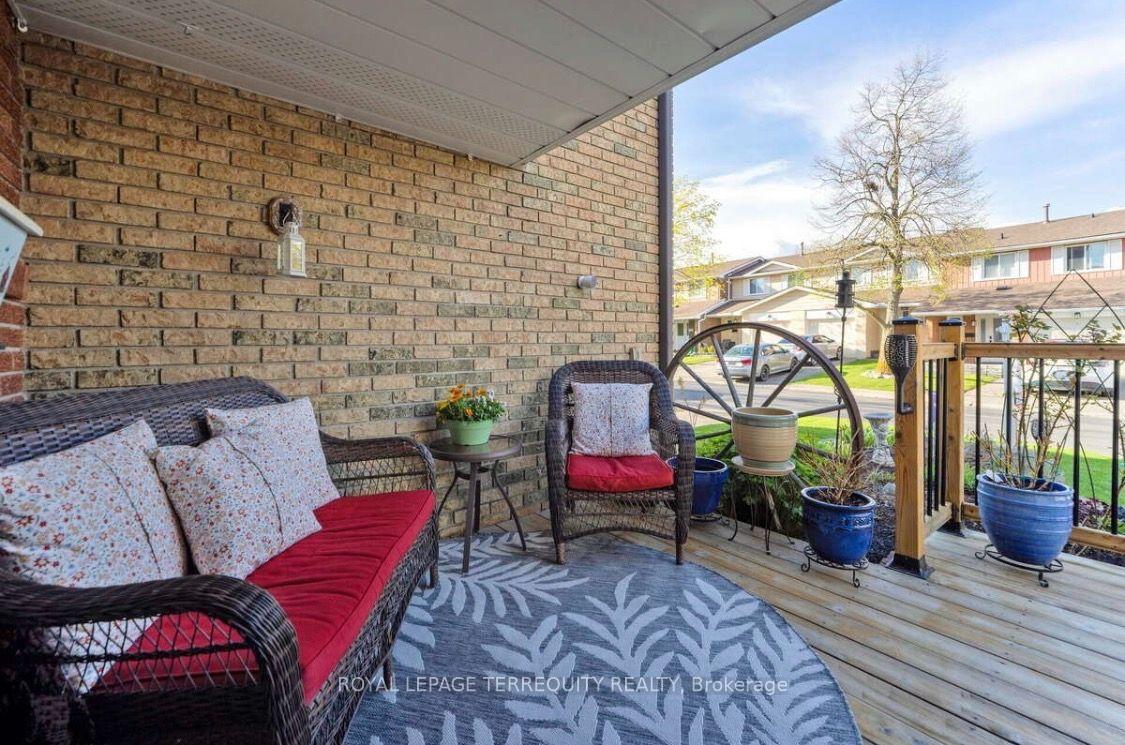 Photo 3 of 72 Carisbrooke Court, Brampton, Central Park — HOMEH