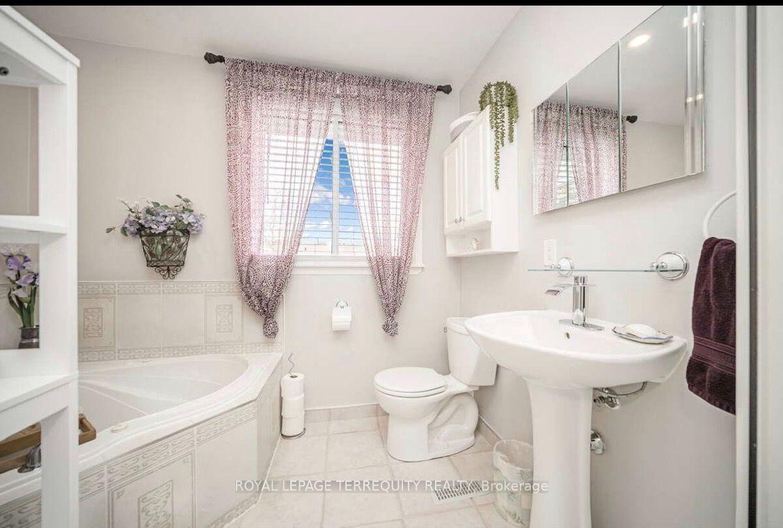 Photo 26 of 72 Carisbrooke Court, Brampton, Central Park — HOMEH