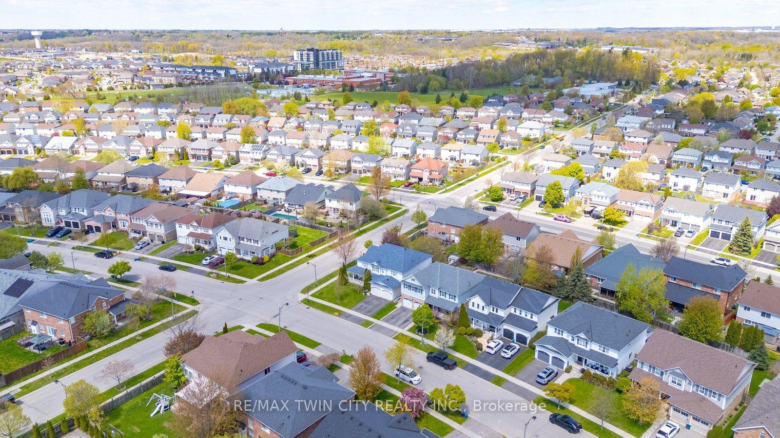 Photo 4 of Unit #Upper, 20 Webb Avenue, Brantford, Empire — HOMEH
