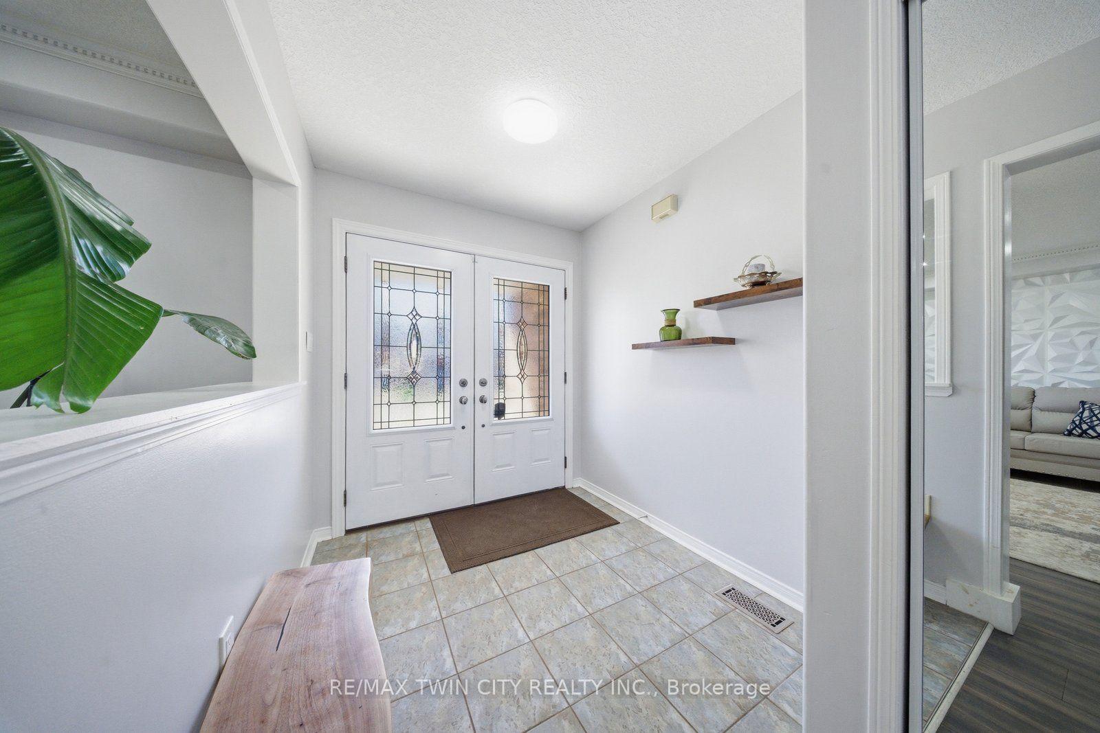 Photo 5 of Unit #Upper, 20 Webb Avenue, Brantford, Empire — HOMEH
