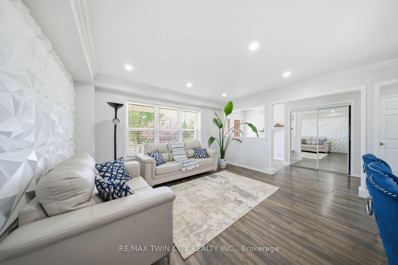 Photo 8 of Unit #Upper, 20 Webb Avenue, Brantford, Empire — HOMEH