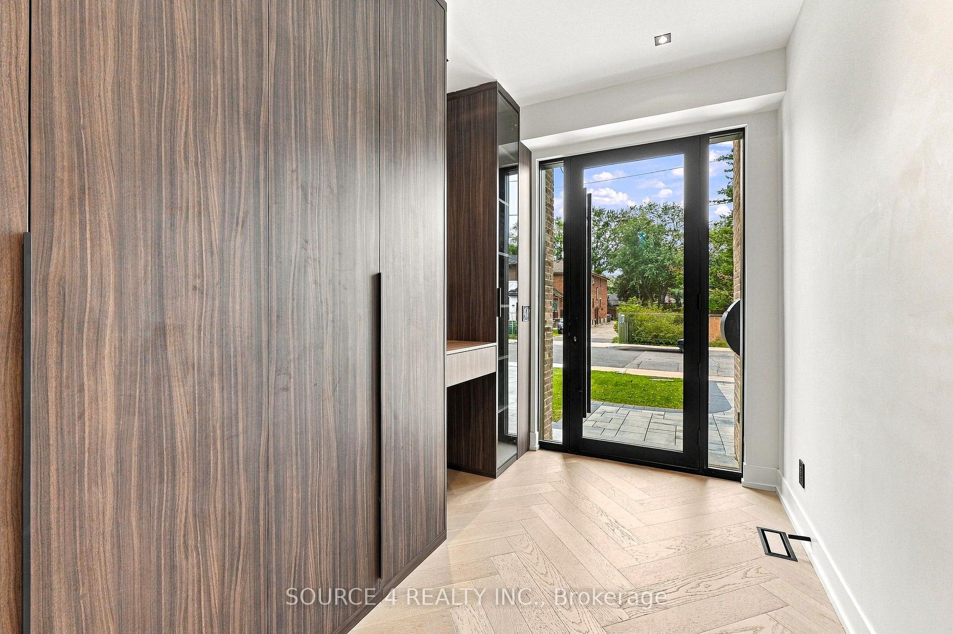 Photo 3 of 20B Broadview Avenue, Mississauga, Port Credit — HOMEH