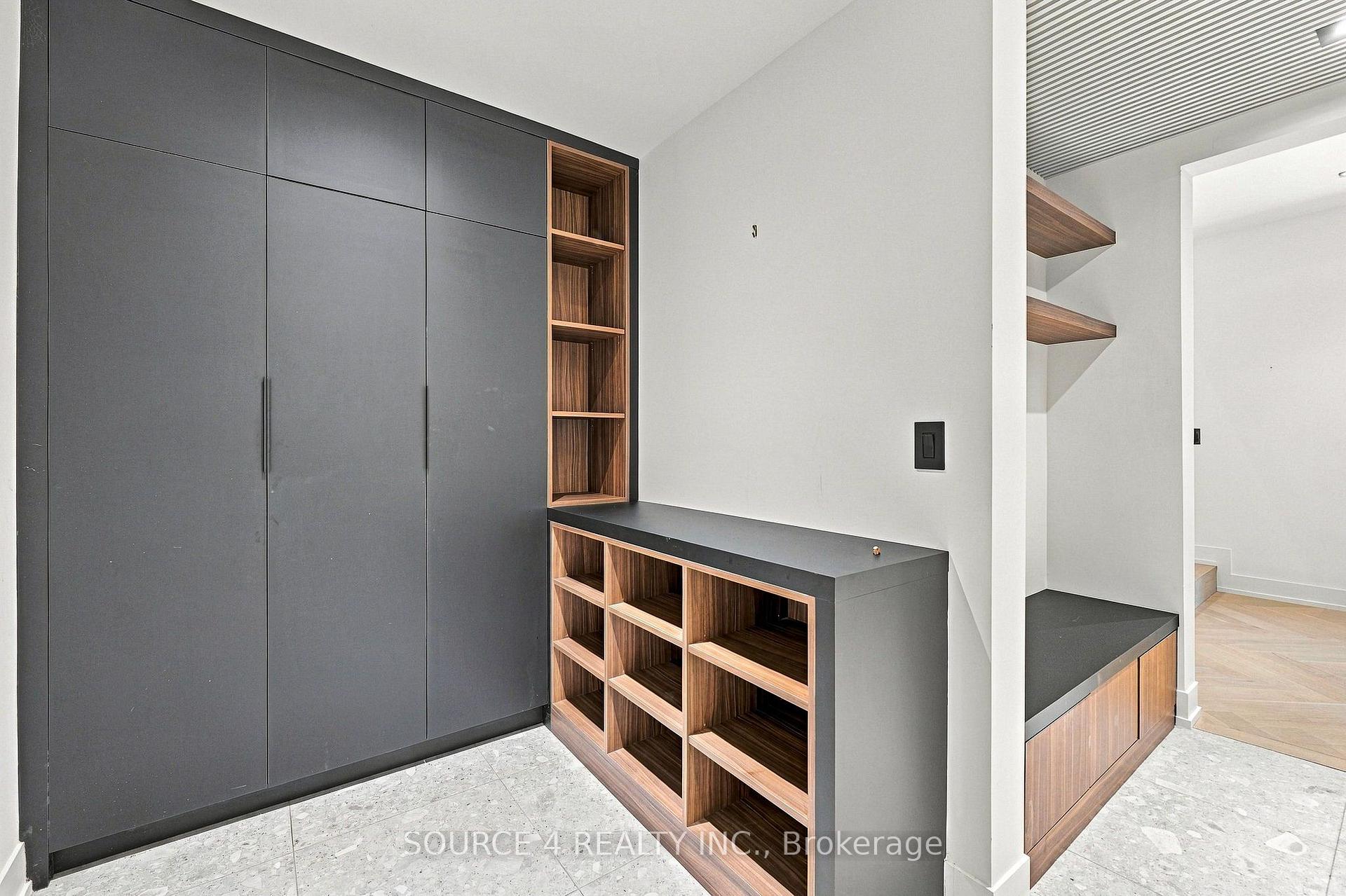 Photo 6 of 20B Broadview Avenue, Mississauga, Port Credit — HOMEH
